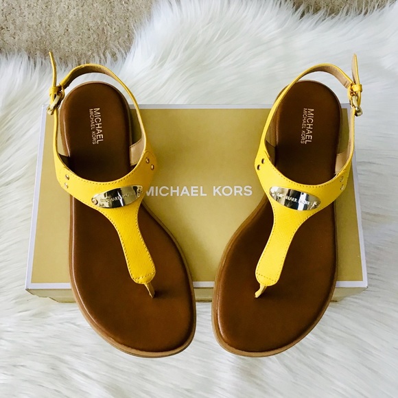 MICHAEL KORS Leather Thong Flat Sandals - Picture 7 of 8